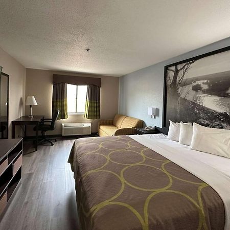 Super 8 By Wyndham Green Bay I-43 Bus. Park Luaran gambar