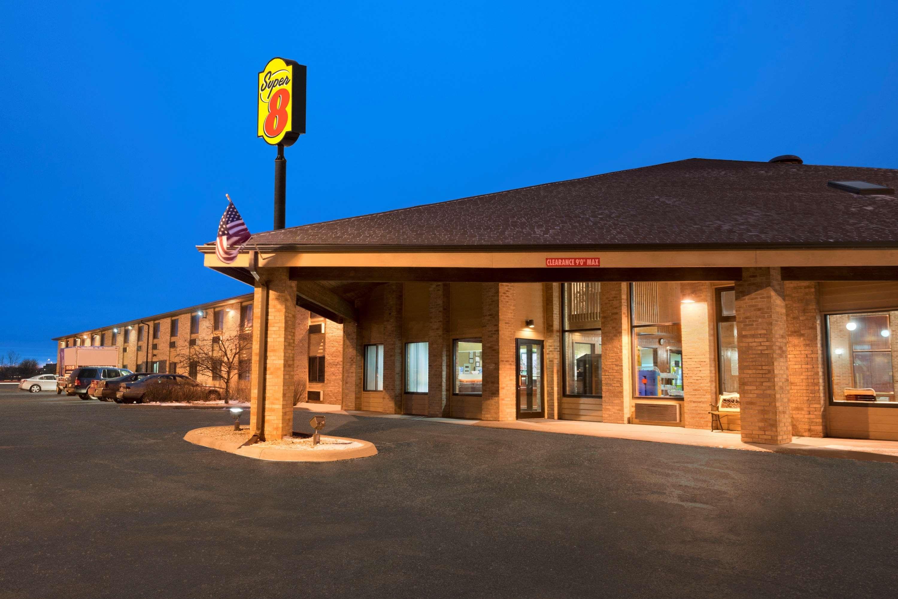 Super 8 By Wyndham Green Bay I-43 Bus. Park Luaran gambar