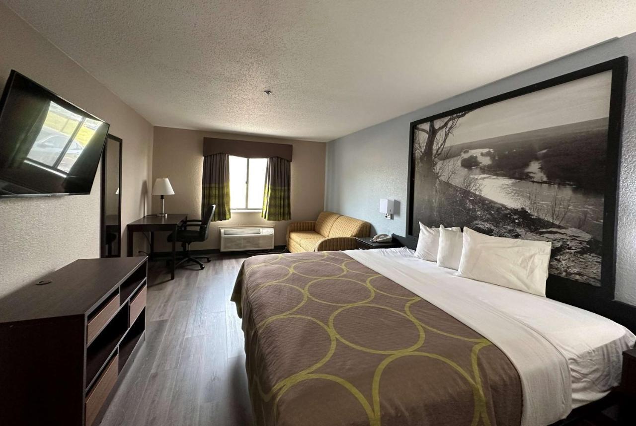 Super 8 By Wyndham Green Bay I-43 Bus. Park Luaran gambar