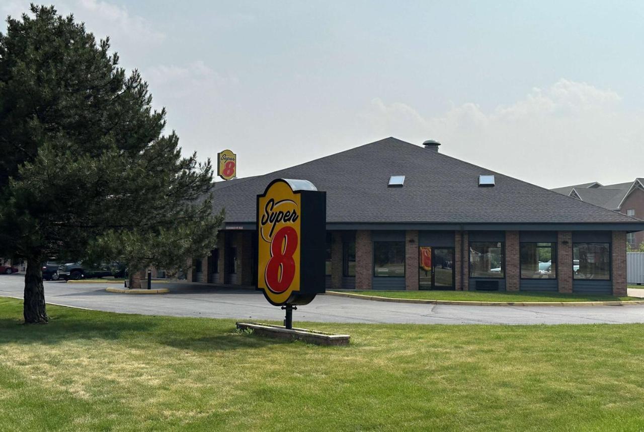 Super 8 By Wyndham Green Bay I-43 Bus. Park Luaran gambar