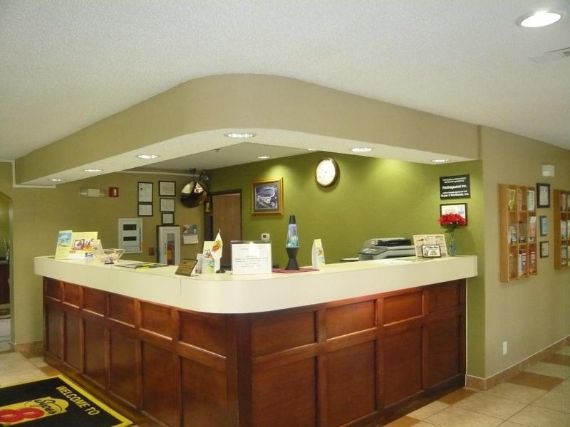 Super 8 By Wyndham Green Bay I-43 Bus. Park Luaran gambar